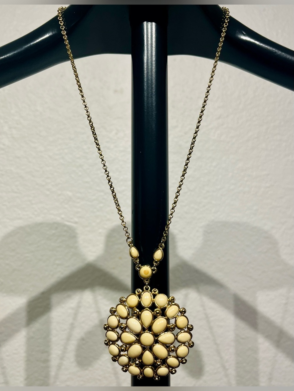 Vintage Gold Tone Cream Pendant Necklace